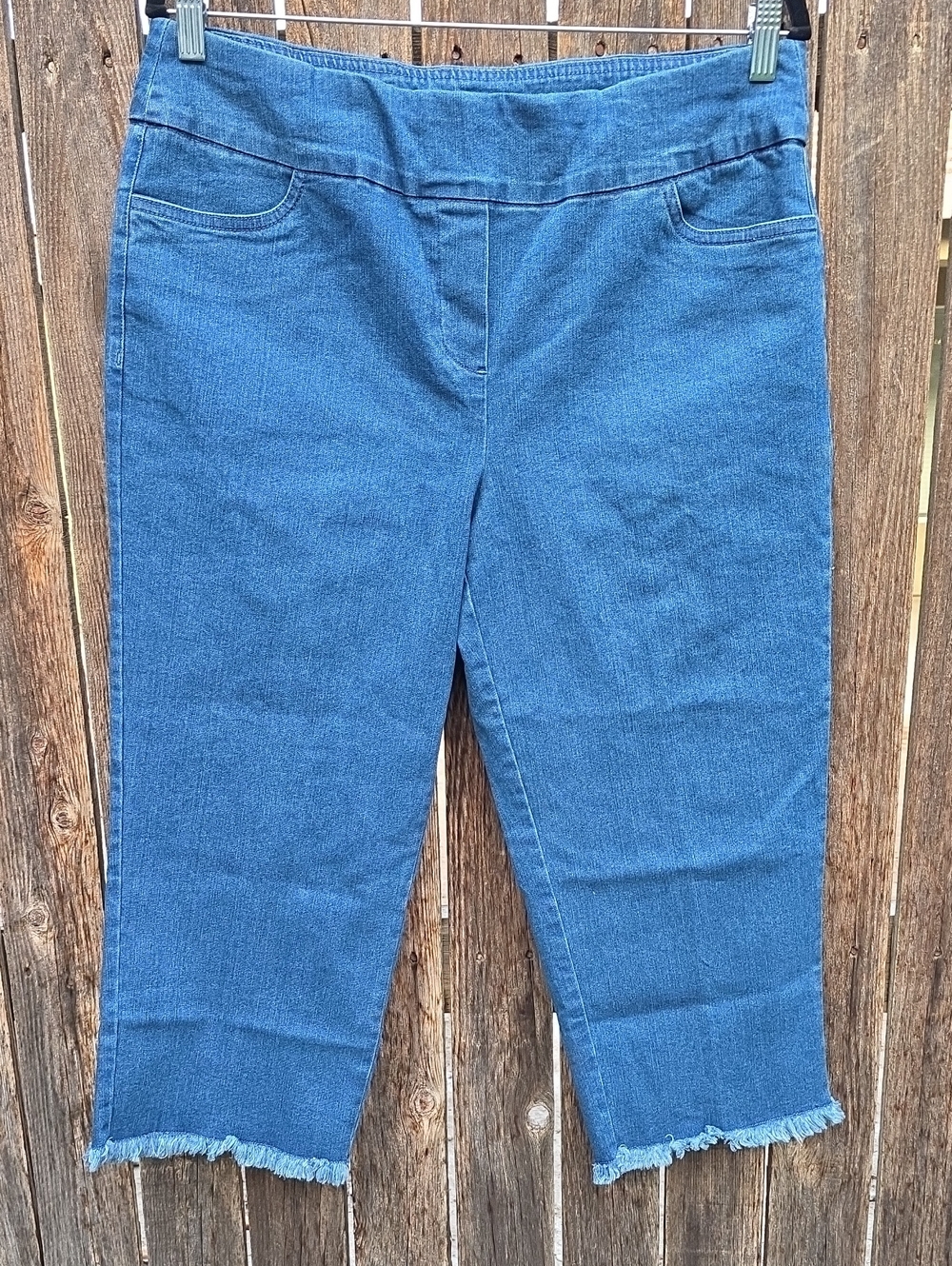 Women’s Blue Denim Capris - Classic Stretch Jean